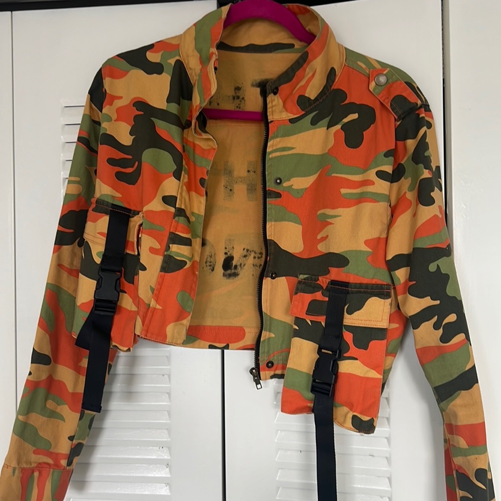 Cute statement crop top jacket!